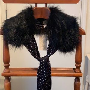 Anew day scarf black fur with dotted black sash